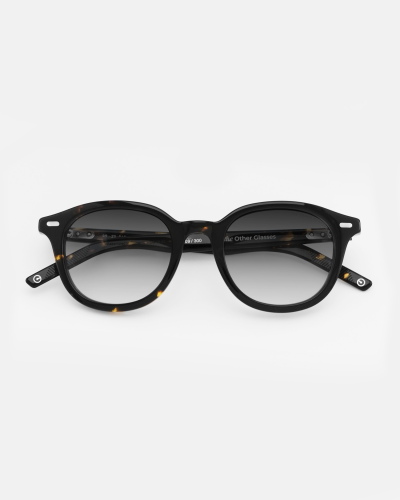 Classic - Tortoise Black